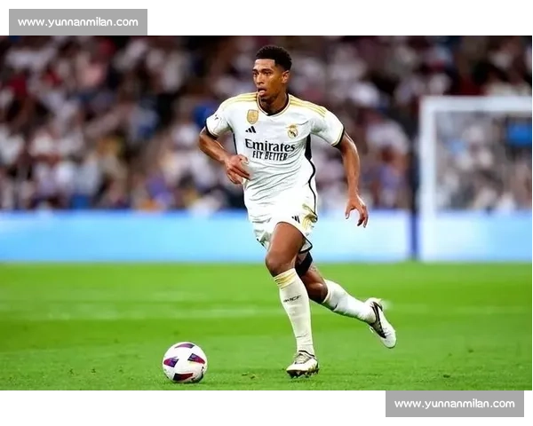 贝林厄姆 22 岁生日，女友晒甜蜜瞬间：舞伴与星光的双重闪耀