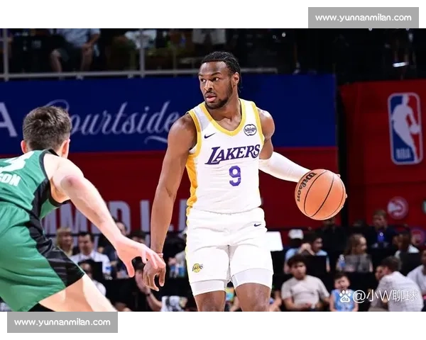 湖人中锋引援遇阻：多队抬价施压，克内克特或成凯斯勒交易筹码